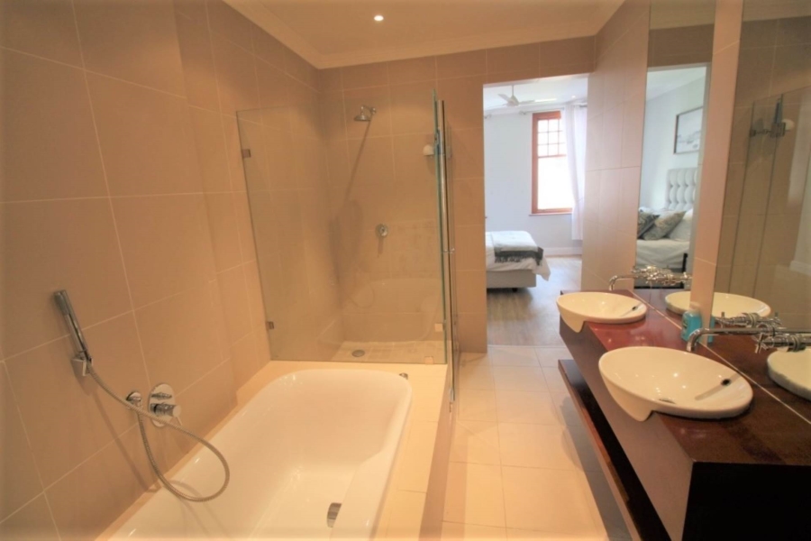 2 Bedroom Property for Sale in Cape Town City Centre Western Cape